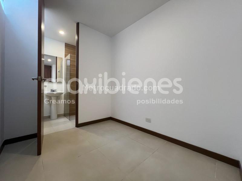 Spacious 4BR Apartment in Loma de Los Gonzßlez - 8