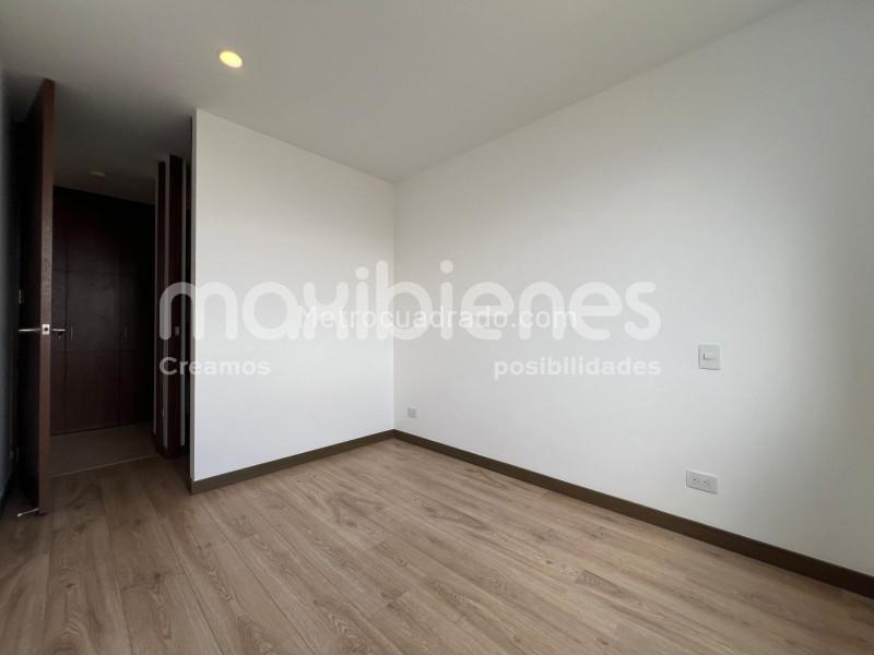 Spacious 4BR Apartment in Loma de Los Gonzßlez - 9