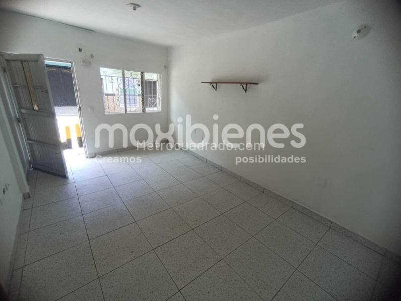 2BR Apartment with 2 Full Baths in El Salvador - 2