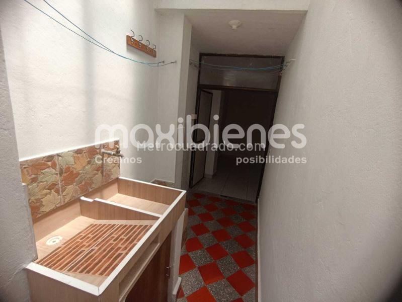 2BR Apartment with 2 Full Baths in El Salvador - 9