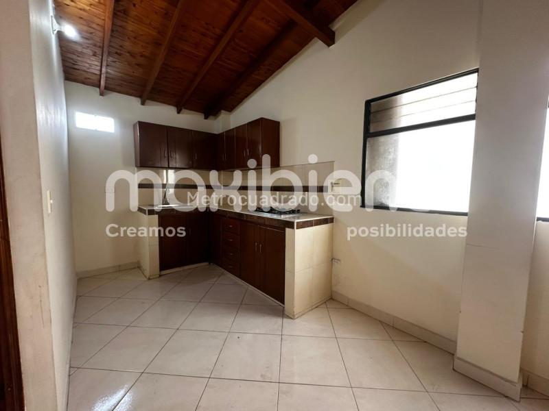 Apartamento en Arriendo de 3 Alcobas en Manrique Central 1 - 2