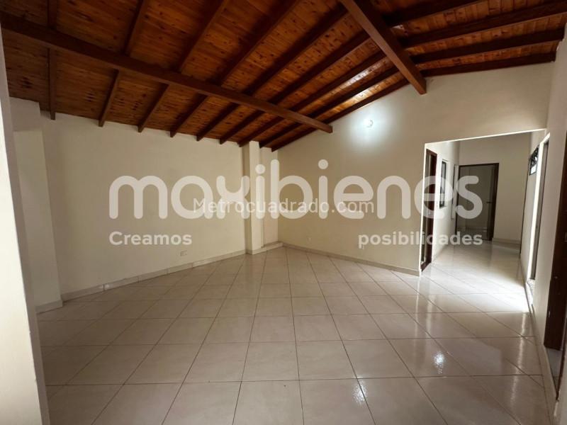 Apartamento en Arriendo de 3 Alcobas en Manrique Central 1 - 4