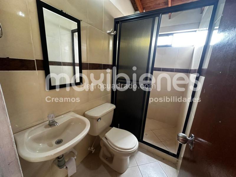 Apartamento en Arriendo de 3 Alcobas en Manrique Central 1 - 5