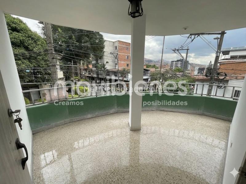 Spacious 4BR Apartment in Villa Hermosa