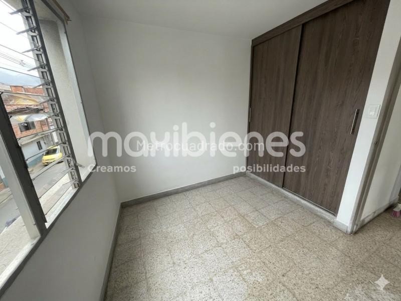 Apartamento Amplio de 4 Alcobas en Villa Hermosa - 2