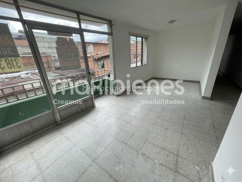 Apartamento Amplio de 4 Alcobas en Villa Hermosa - 8