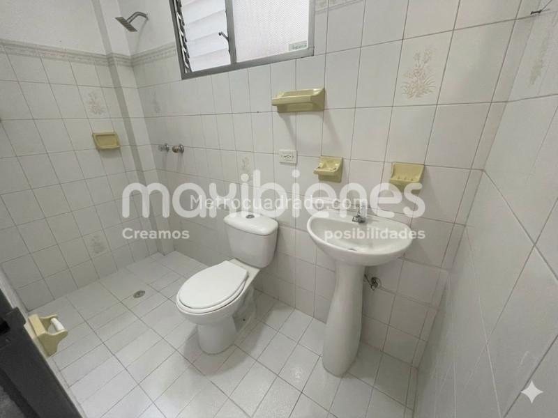 Apartamento Amplio de 4 Alcobas en Villa Hermosa - 9
