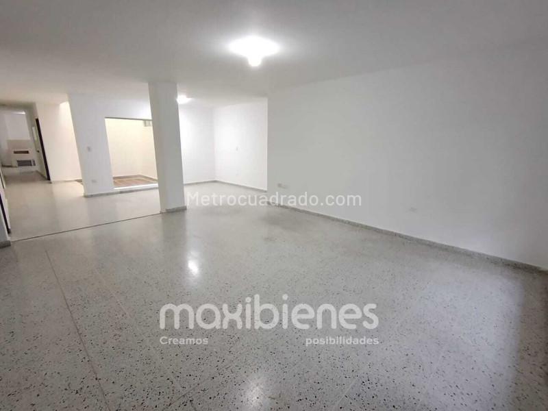Casa comercial en arriendo en Simón Bolívar, Medellín