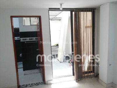 Casa de 2 alcobas en venta en Cristobal, Medellín, 120 m² · foto 4 de 9