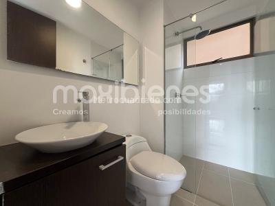Apartamento de 3 alcobas en arriendo en Altos Del Poblado, Medellín, 95 m² · foto 15 de 16