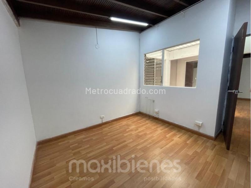Functional 3BR Apartment in El Nogal - 4