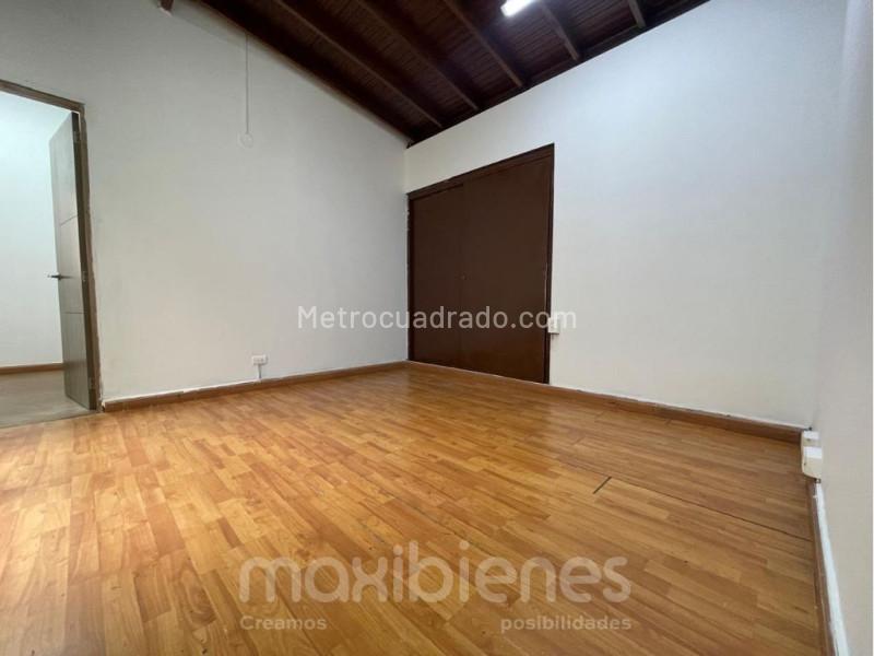 Functional 3BR Apartment in El Nogal - 6