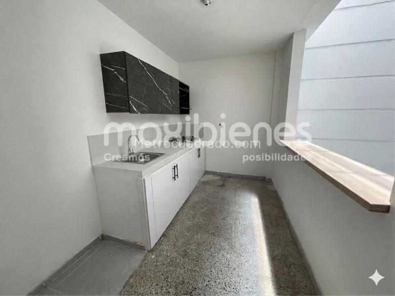 Spacious 4BR Apartment in Villa Hermosa - 3