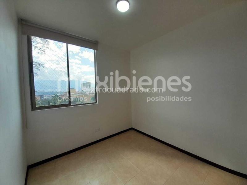 Apartamento de 3 Alcobas en Los Balsos con Parqueadero y Ascensor - 4