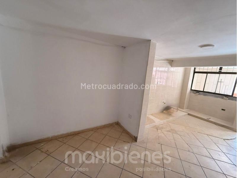 Casa en arriendo de 3 Alcobas en Cristo Rey, Medellín - 2