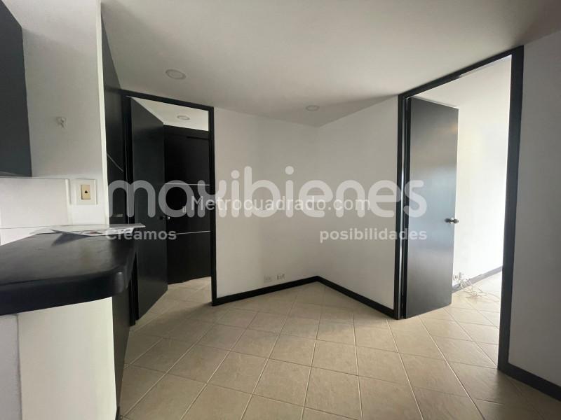 Comfortable 2BR Apartment in Aguacatala - 8