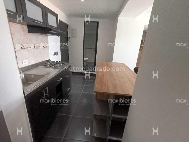 Functional 1BR Apartment in Calasanz - 3