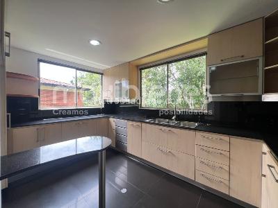 Apartamento de 5 alcobas en arriendo en El Tesoro, Medellín, 520 m² · foto 2 de 20
