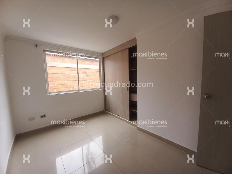 Spacious 5BR Apartment in Belen La Palma - 4