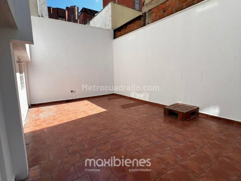 Apartamento Amplio de 5 Alcobas en Laureles - 6