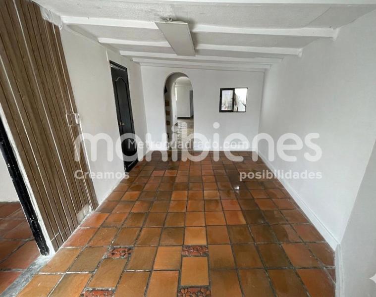 Functional 2BR Apartment in La Milagrosa - 2
