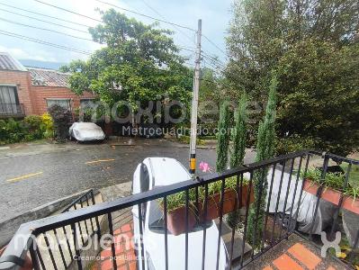 Casa de 3 alcobas en venta en Rodeo Alto, Medellín, 86 m² · foto 6 de 14
