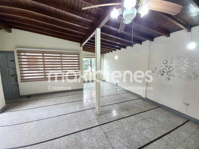 Casa de 4 alcobas en venta en San Javier, Medellín, 145 m² · foto 2 de 13