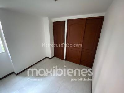 Apartamento de 3 alcobas en arriendo en Loma Del Indio, Medellín, 70 m² · foto 4 de 10