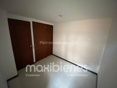 Apartamento de 3 alcobas en arriendo en Loma Del Indio, Medellín, 70 m² · foto 8 de 10
