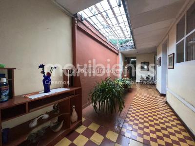 Casa de 4 alcobas en venta en Prado, Medellín, 380 m² · foto 11 de 15