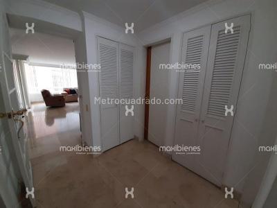 Apartamento de 3 alcobas en arriendo en Los Naranjos, Medellín, 173 m² · foto 7 de 7