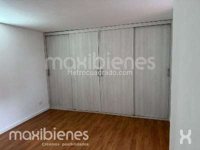 Apartamento de 3 alcobas en venta en Belen Loma De Los Bernal, Medellín, 80 m² · foto 3 de 20