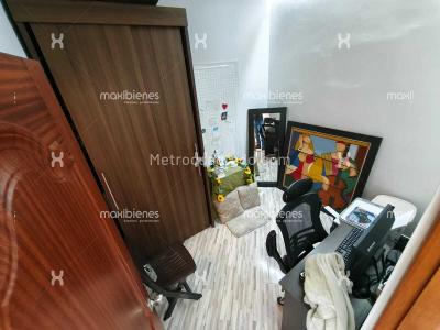 Apartamento de 3 alcobas en arriendo en Los Colores, Medellín, 90 m² · foto 10 de 16
