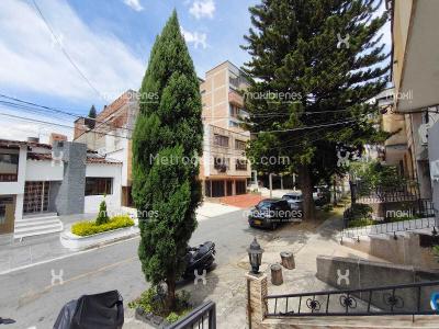 Apartamento de 3 alcobas en arriendo en Los Colores, Medellín, 90 m² · foto 15 de 16