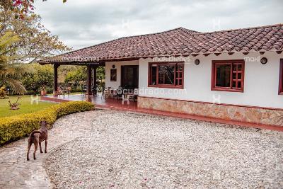Casa de 4 alcobas en venta en La Catolica, Rionegro, 200 m² · foto 12 de 16