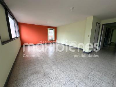 Apartamento de 3 alcobas en venta en La Candelaria, Medellín, 160 m² · foto 13 de 15