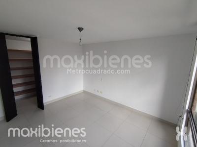 Apartamento en arriendo en Los Balsos, Medellín · foto 3 de 15