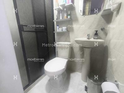 Apartamento en venta en Pajarito, Medellín · foto 2 de 10