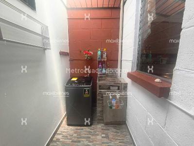Apartamento en venta en Pajarito, Medellín · foto 3 de 10