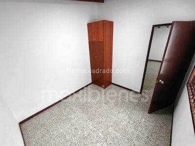 Apartamento de 4 alcobas en arriendo en Los Colores, Medellín, 200 m² · foto 11 de 20