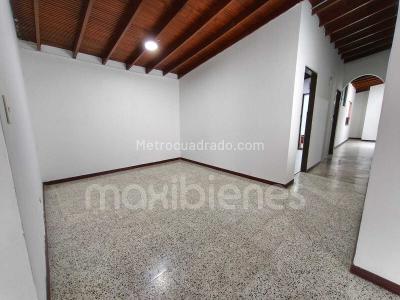 Apartamento de 4 alcobas en arriendo en Los Colores, Medellín, 200 m² · foto 15 de 20