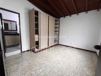 Apartamento de 4 alcobas en arriendo en Los Colores, Medellín, 200 m² · foto 16 de 20