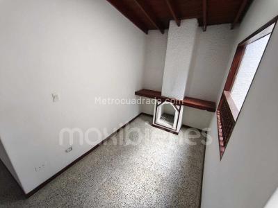 Apartamento de 4 alcobas en arriendo en Los Colores, Medellín, 200 m² · foto 17 de 20