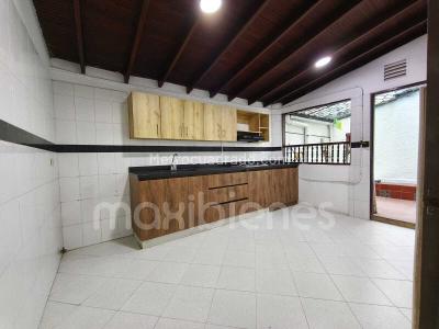 Apartamento de 4 alcobas en arriendo en Los Colores, Medellín, 200 m² · foto 4 de 20