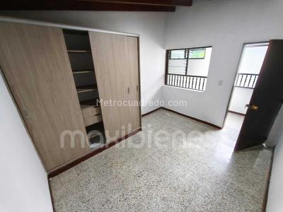 Apartamento de 4 alcobas en arriendo en Los Colores, Medellín, 200 m² · foto 7 de 20