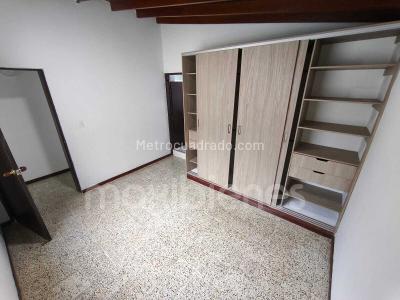 Apartamento de 4 alcobas en arriendo en Los Colores, Medellín, 200 m² · foto 9 de 20