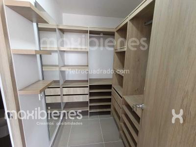 Apartamento de 3 alcobas en arriendo en Los Colores, Medellín, 110 m² · foto 17 de 20