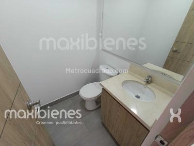 Apartamento de 3 alcobas en arriendo en Los Colores, Medellín, 110 m² · foto 18 de 20