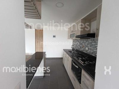Apartamento de 3 alcobas en arriendo en Los Colores, Medellín, 110 m² · foto 4 de 20