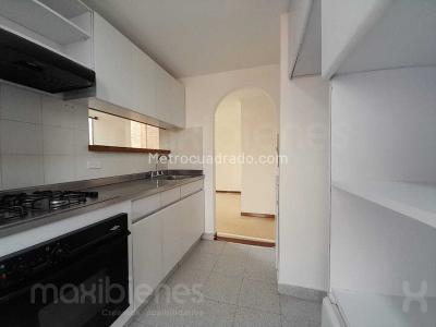 Apartamento en arriendo en El Tesoro, Medellín · foto 2 de 16